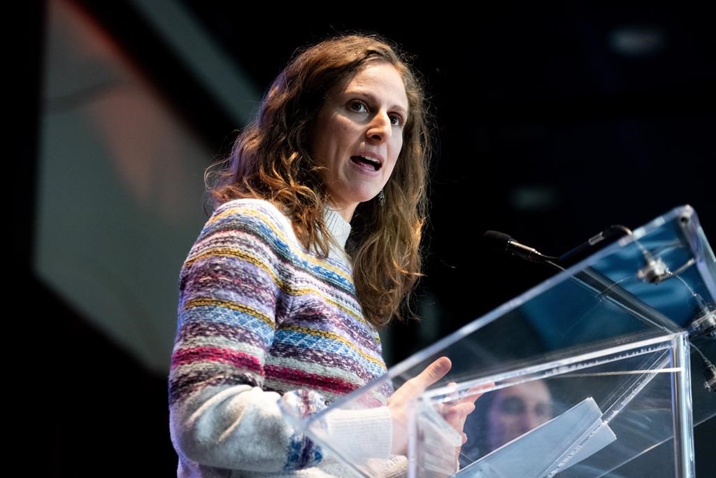 «Exploiter les femmes» sera ajouté aux propos non parlementaires