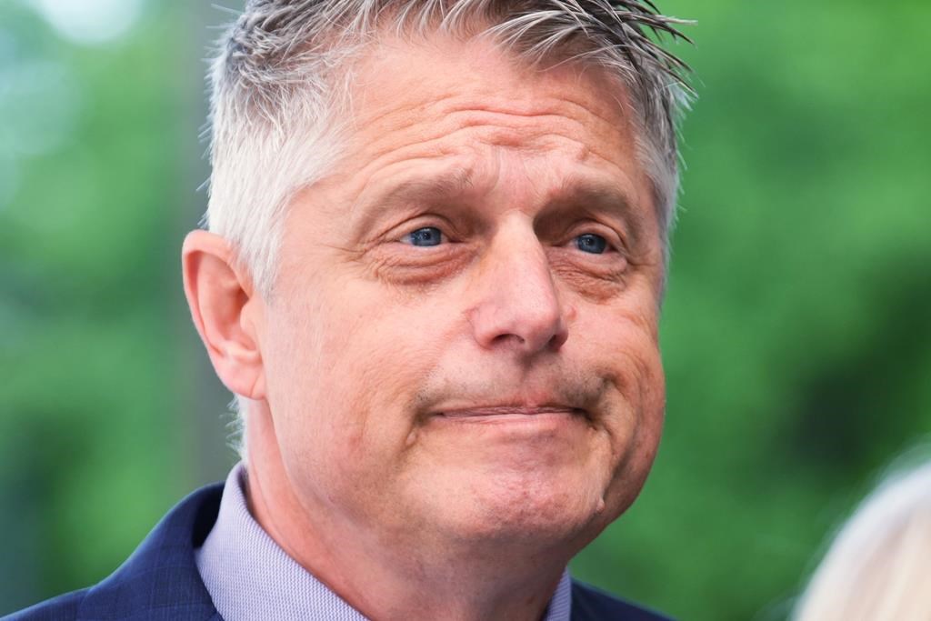 Début du procès du vice-amiral Haydn Edmundson, accusé d'agression sexuelle