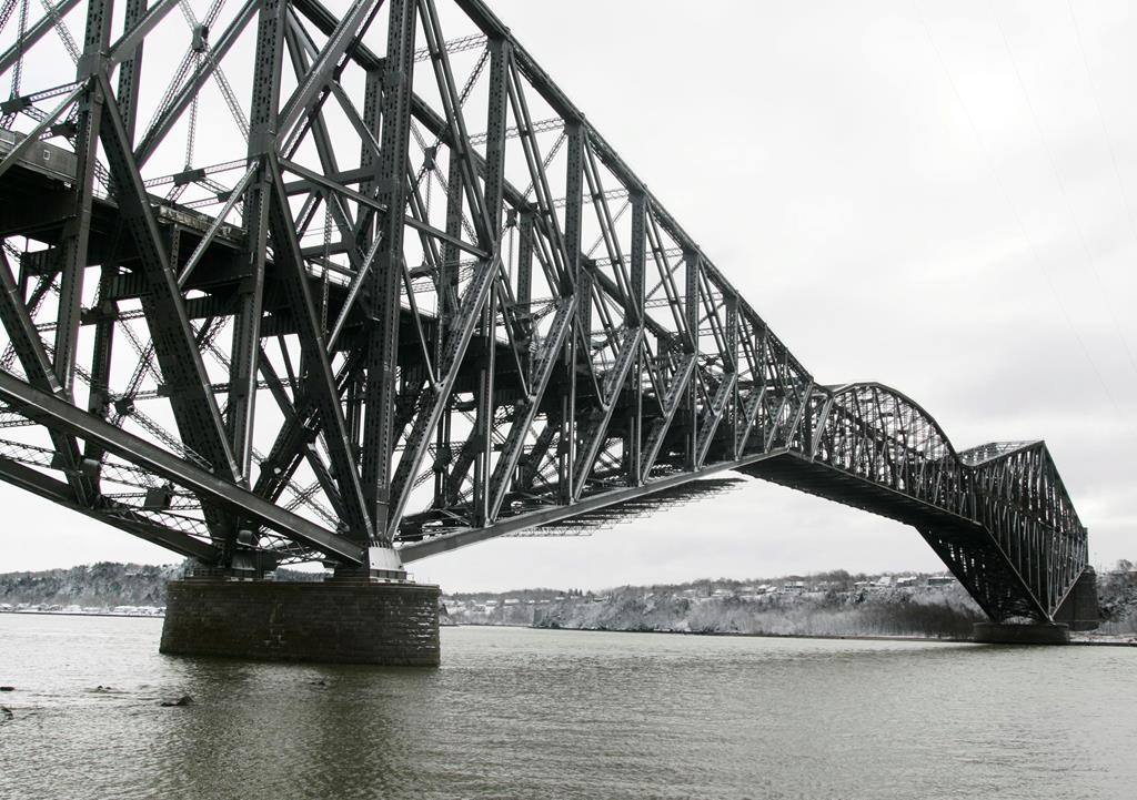 Ottawa investira 40 M $ par année, pendant 25 ans, pour entretenir le pont de Québec