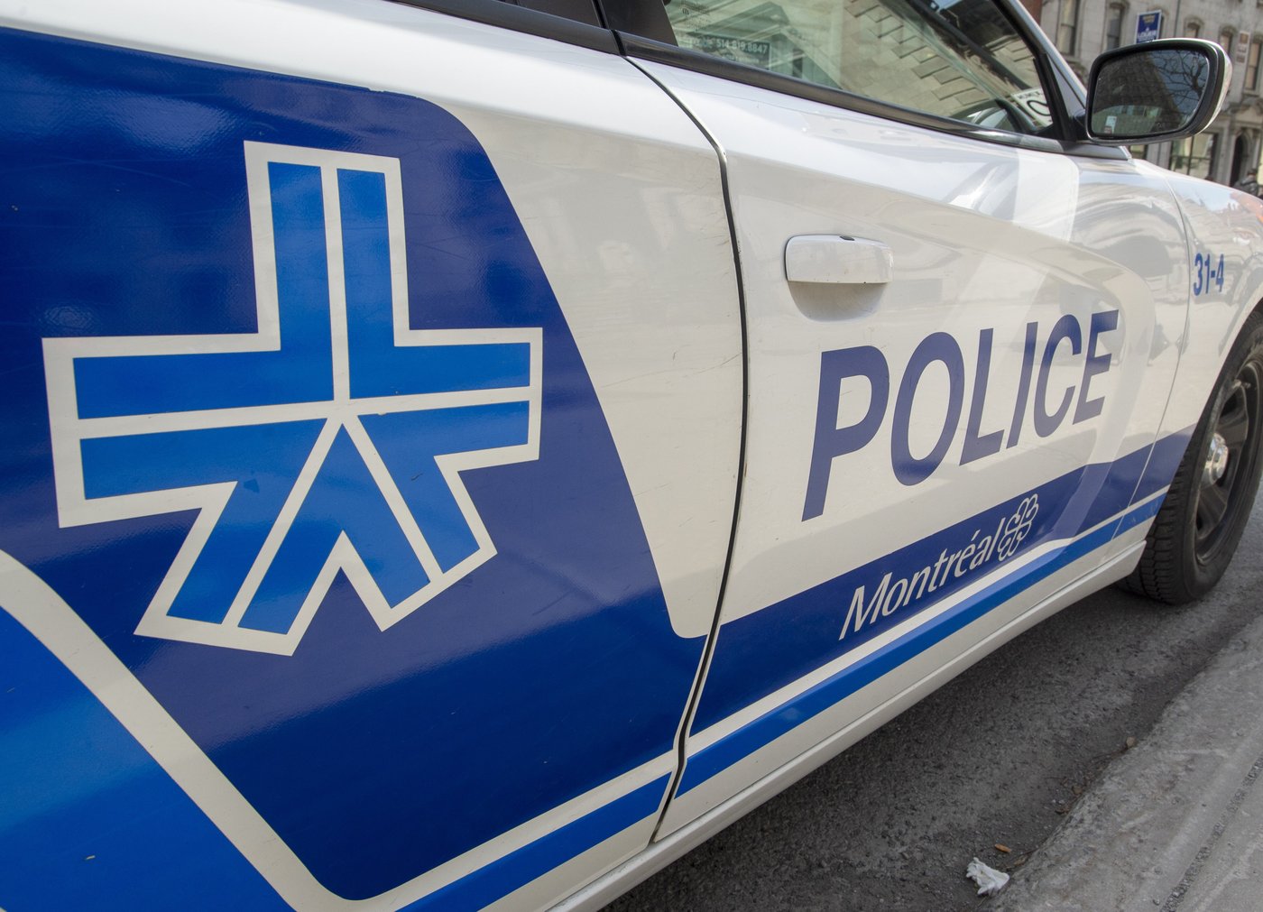 Un adolescent victime d'une collision à Montréal repose entre la vie et la mort