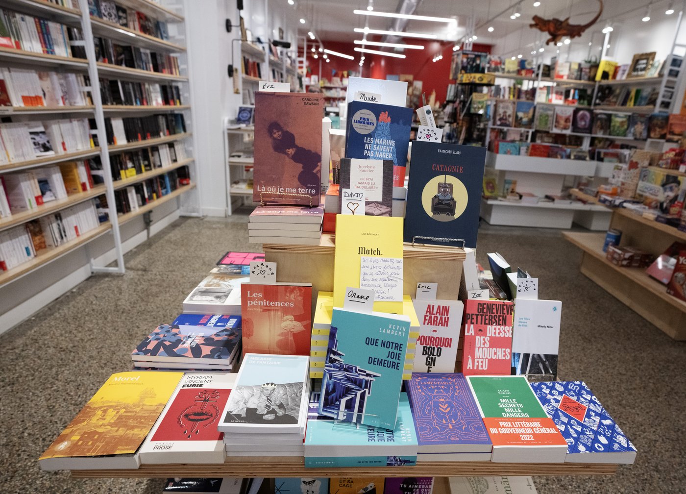 Libraires et ex-ministres dénoncent la fin d'un budget réservé aux livres scolaires