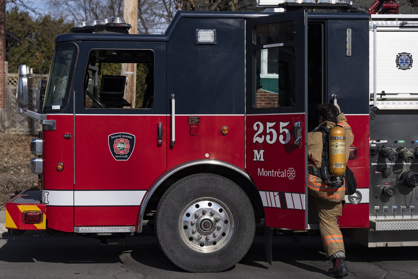 Des pompiers sont honorés lors d'une cérémonie de reconnaissance à Québec