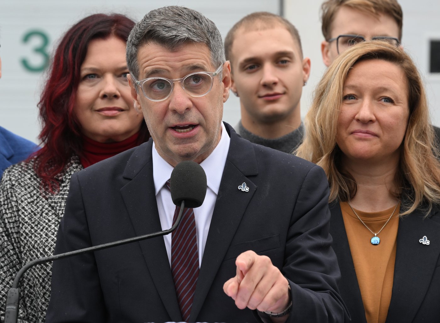 Jour 37: les attaques fusent entre les chefs de parti à l'approche du vote