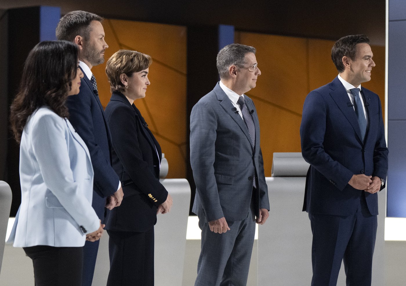 Les Québécois convoqués aux urnes pour des élections qui s'annoncent serrées