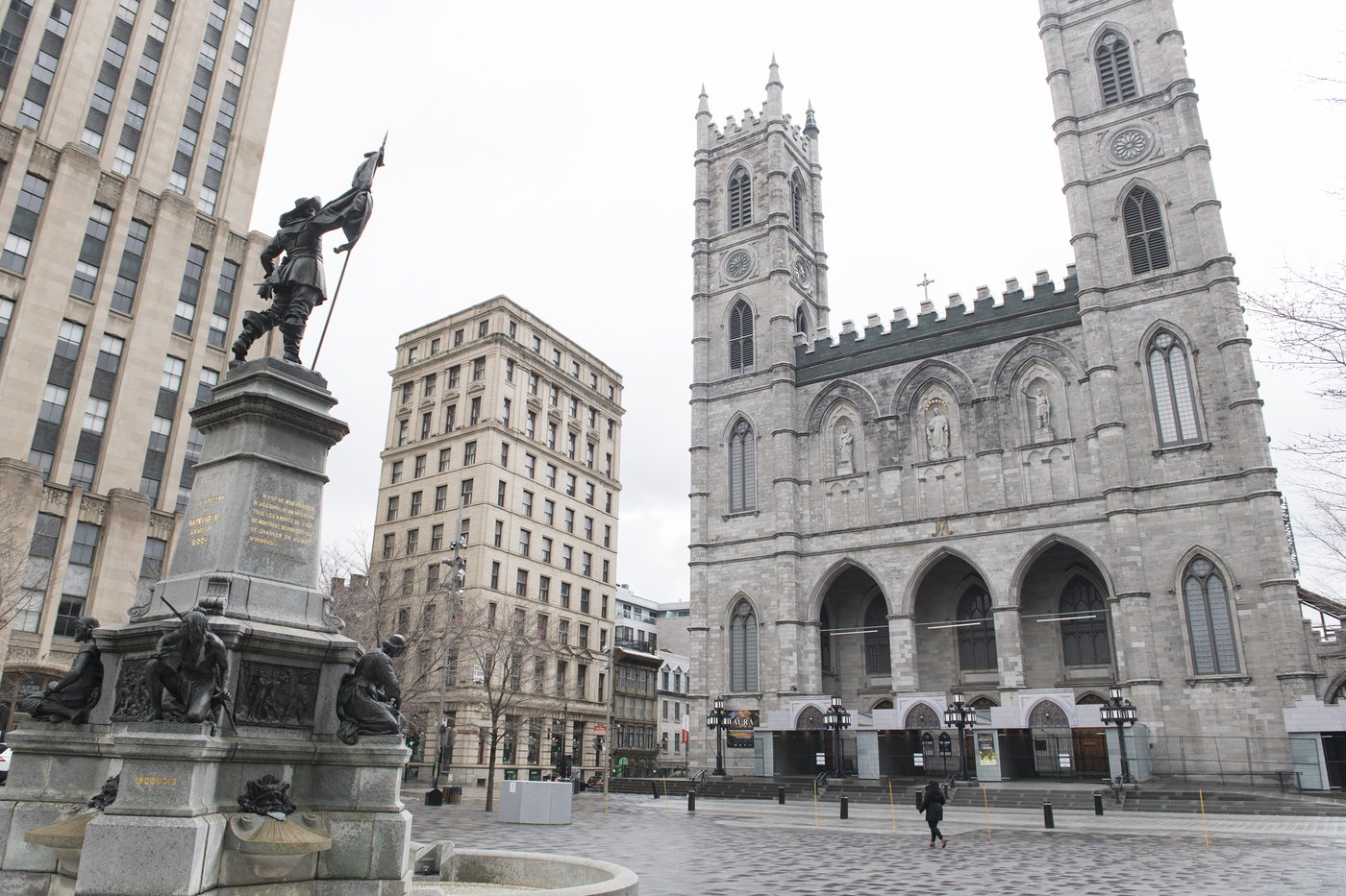 Les échafauds quitteront la façade de la basilique Notre-Dame de Montréal