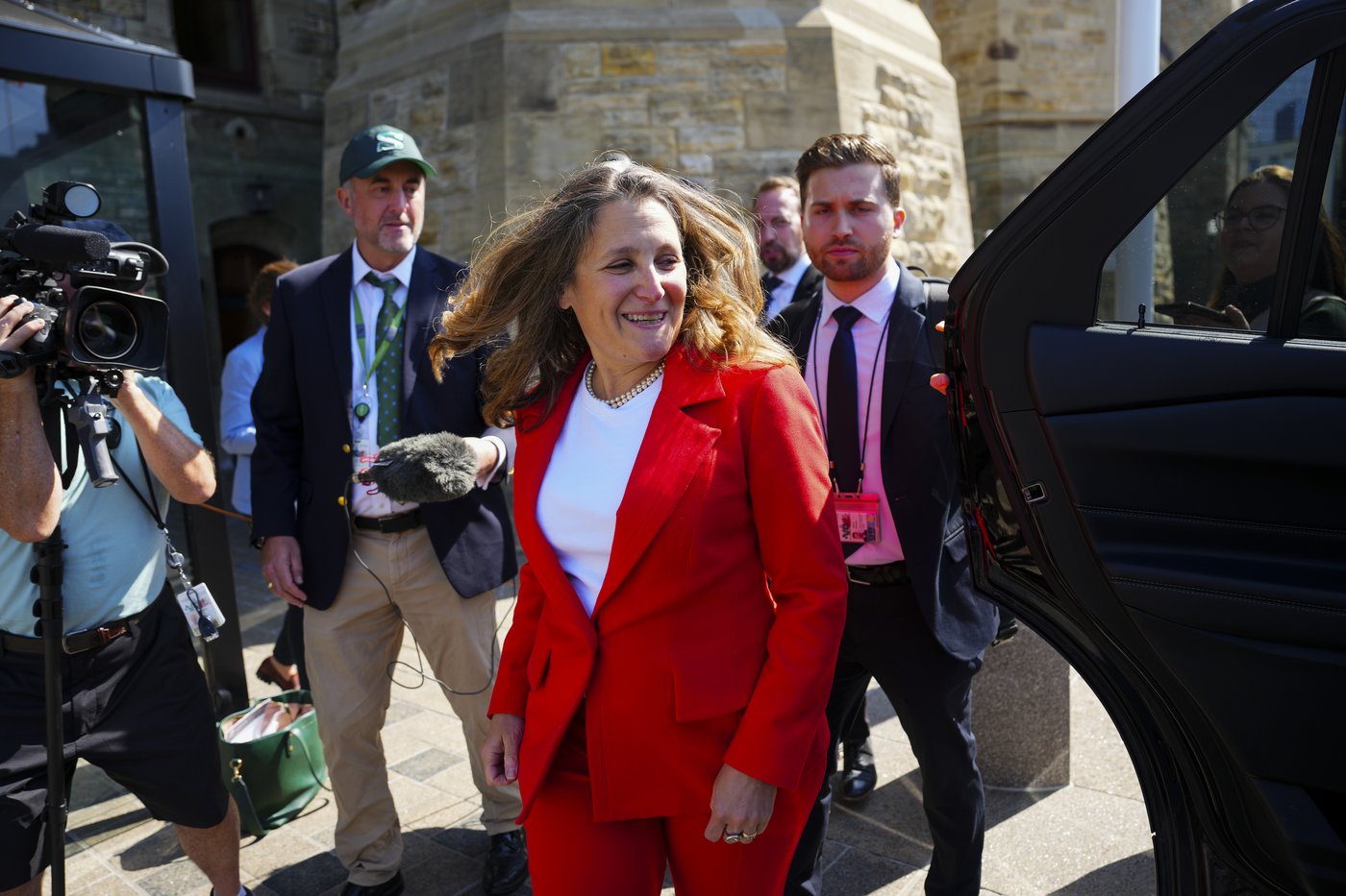 Ottawa doit diversifier ses échanges commerciaux au-delà des États-Unis, dit Freeland