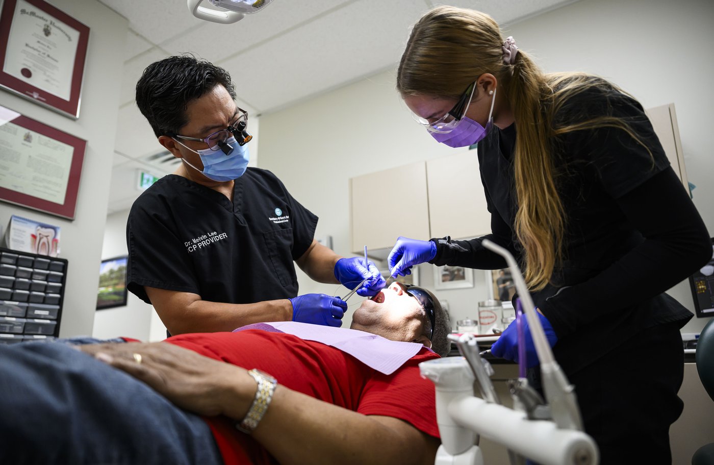 Les dentistes proposent des solutions pour améliorer le régime de soins dentaires